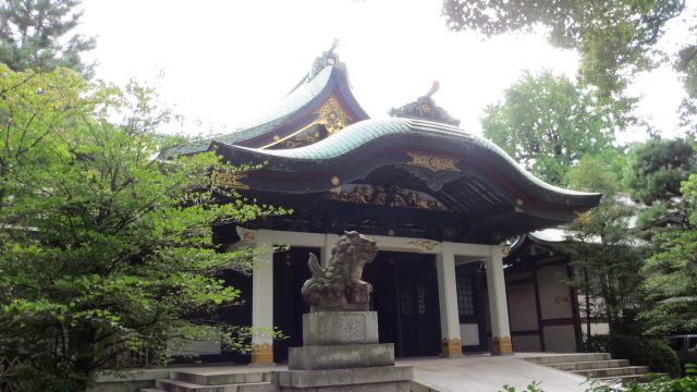 王子神社 拝殿（左正面）
